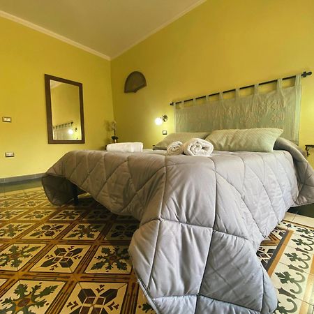 Tra I Due Ponti Hotell Bosa Eksteriør bilde