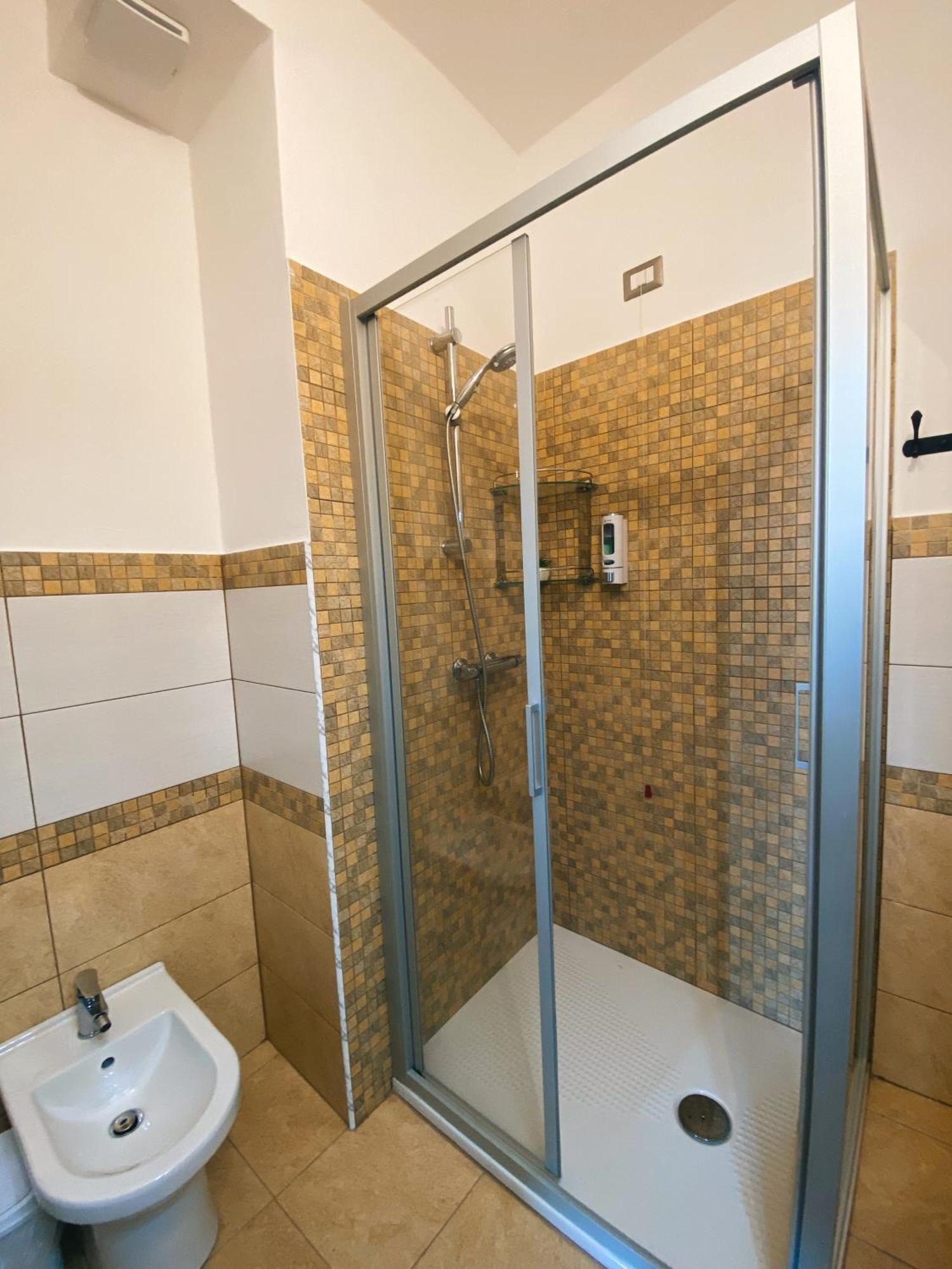 Tra I Due Ponti Hotell Bosa Eksteriør bilde
