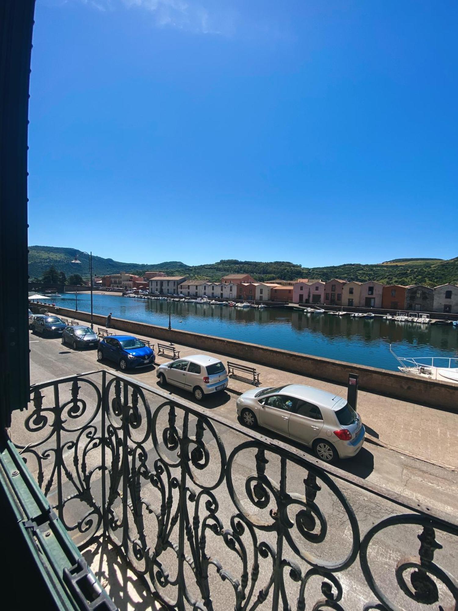 Tra I Due Ponti Hotell Bosa Eksteriør bilde