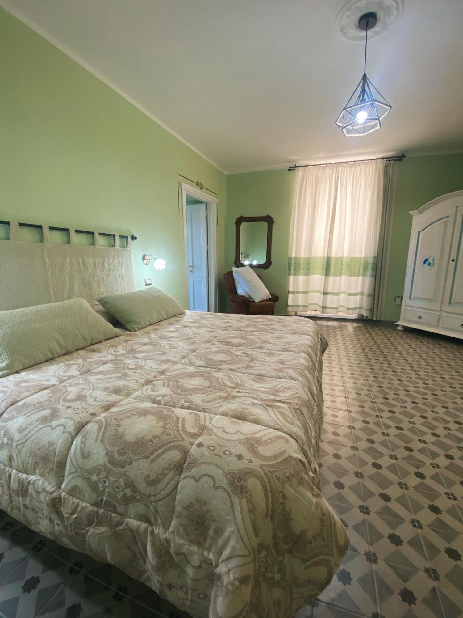 Tra I Due Ponti Hotell Bosa Eksteriør bilde